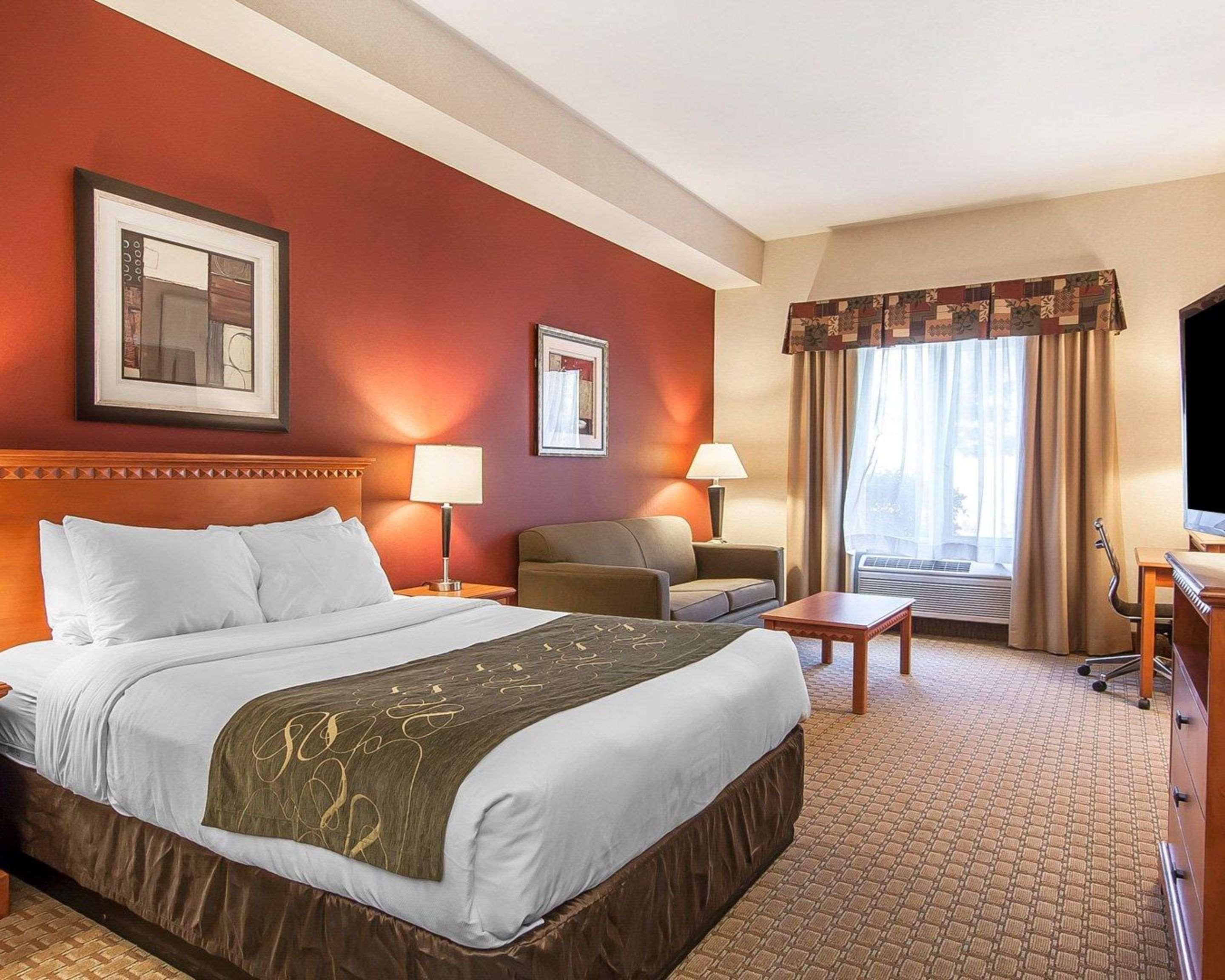 Comfort Suites Redmond Airport Exterior photo