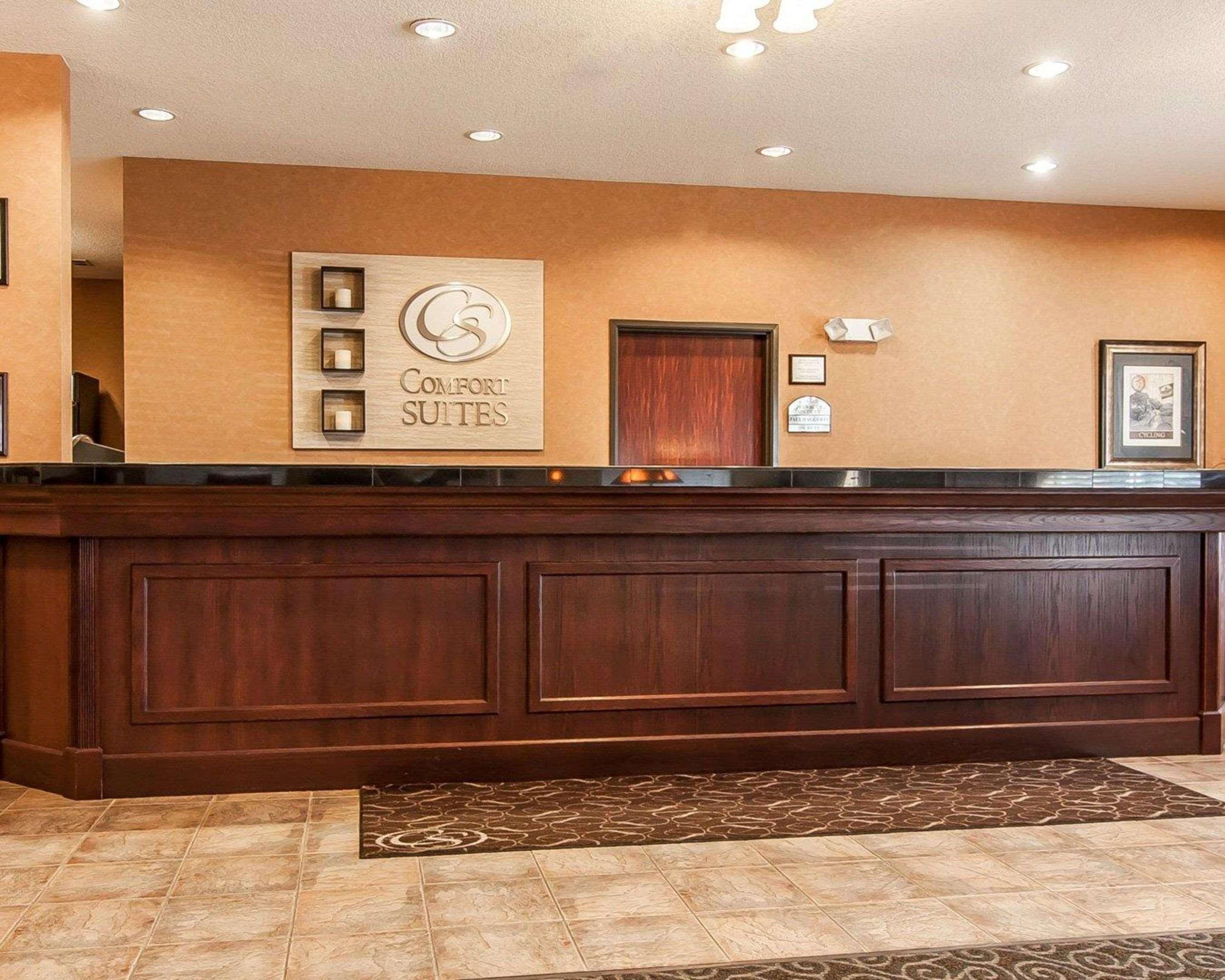 Comfort Suites Redmond Airport Exterior photo