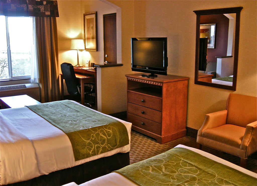Comfort Suites Redmond Airport Exterior photo